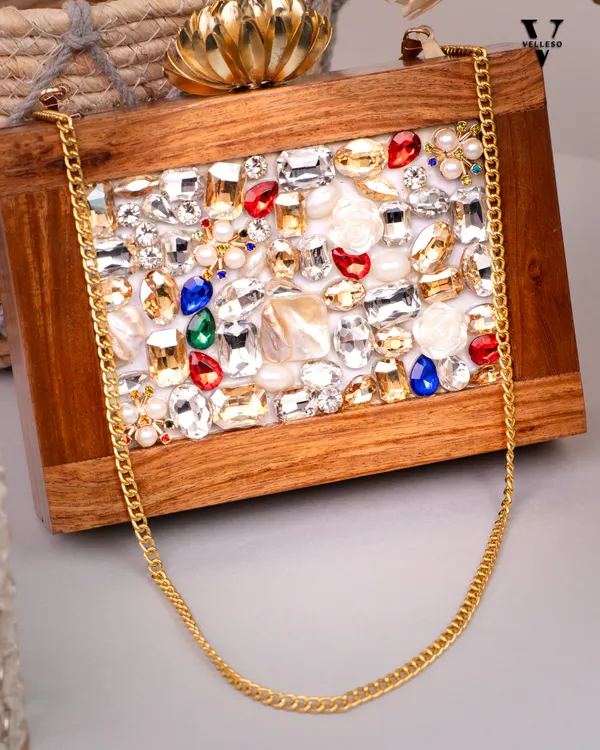 Zaria_Jewelwood_Clutch
